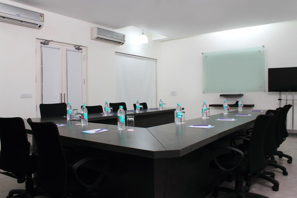 Stately Suites Mg Road Gurgaon Exterior photo