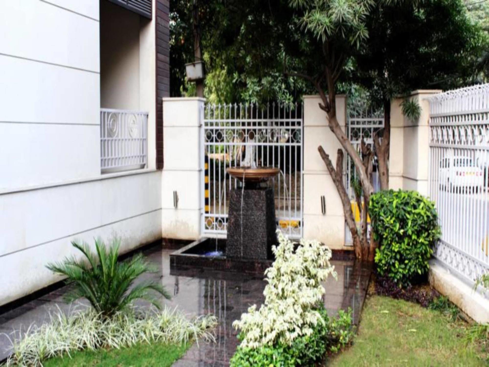 Stately Suites Mg Road Gurgaon Exterior photo