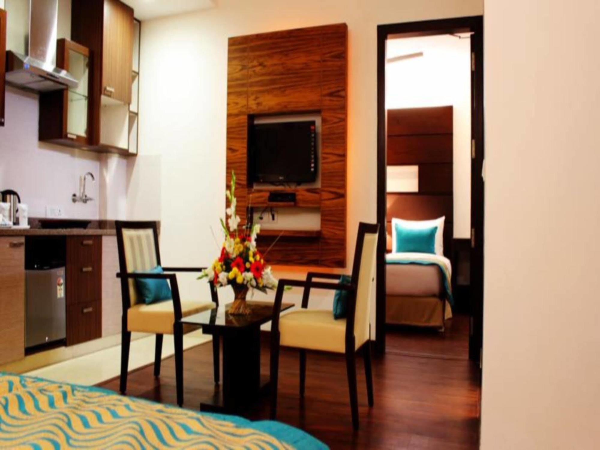 Stately Suites Mg Road Gurgaon Exterior photo