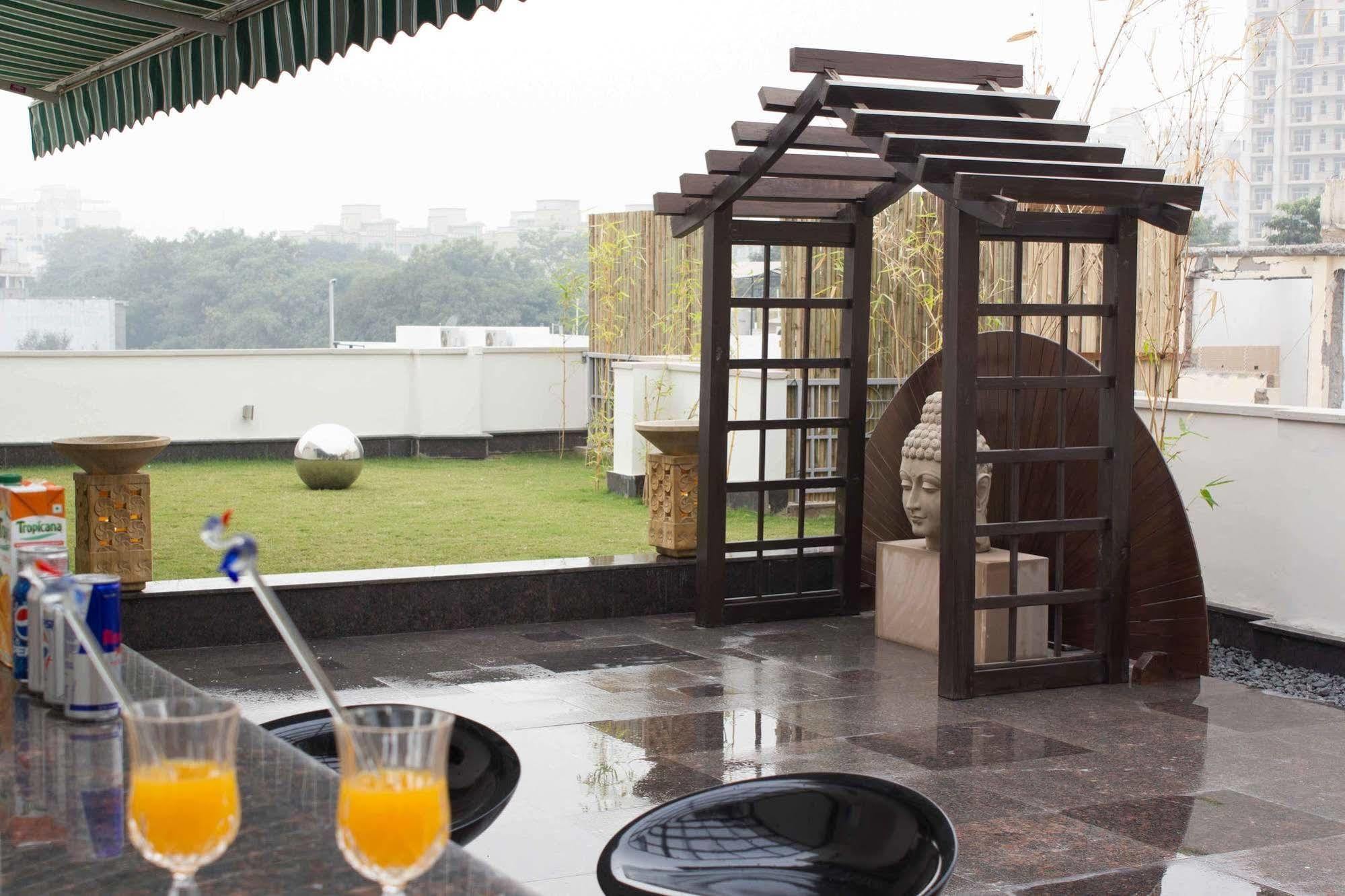 Stately Suites Mg Road Gurgaon Exterior photo